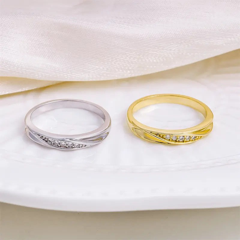 Elegant Moissanite Wave Ring