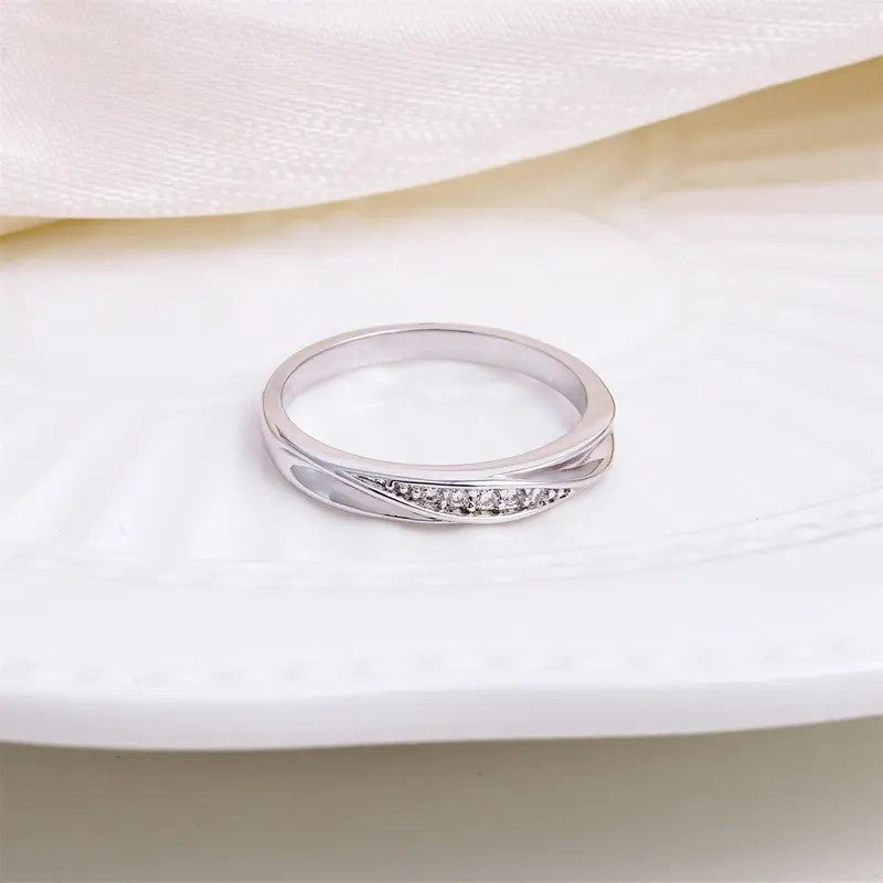 Elegant Moissanite Wave Ring