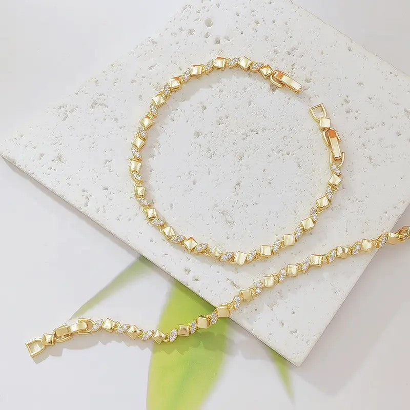 Dainty Pave Square Link Bracelet
