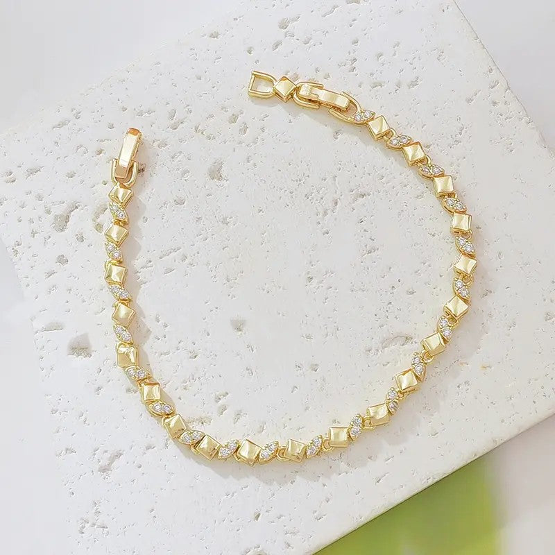 Dainty Pave Square Link Bracelet