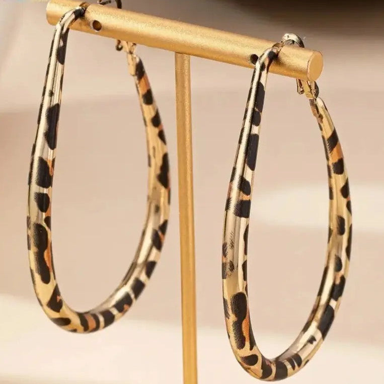 Chic Leopard Print Teardrop Earrings