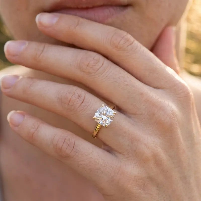 Elegant Cushion Cut Zircon Ring