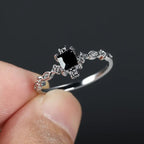 Vintage Black Gemstone Floral Ring