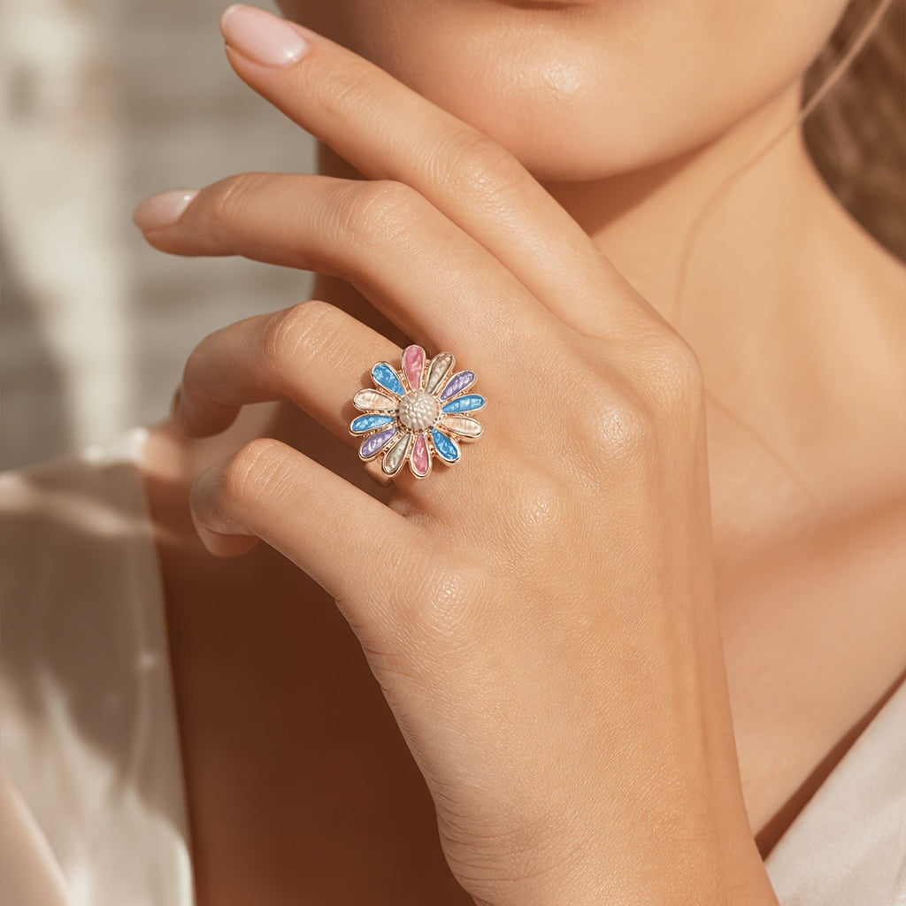 Elegant White Daisy Flower Statement Ring