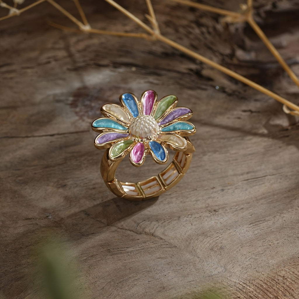 Elegant White Daisy Flower Statement Ring