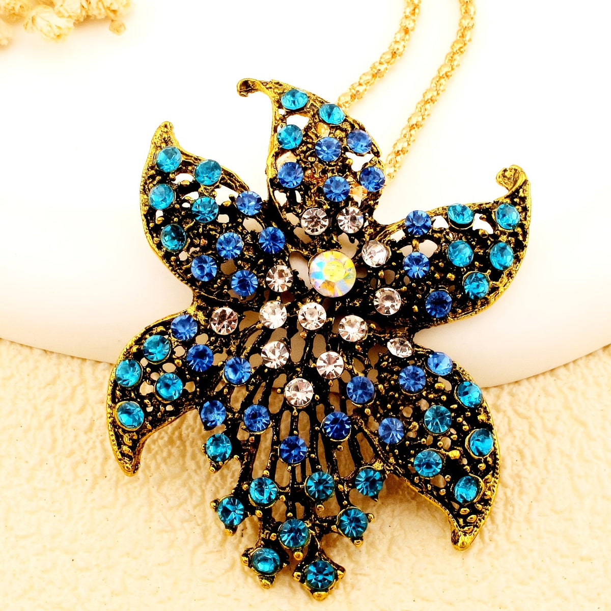 Elegant Floral Gemstone Necklace